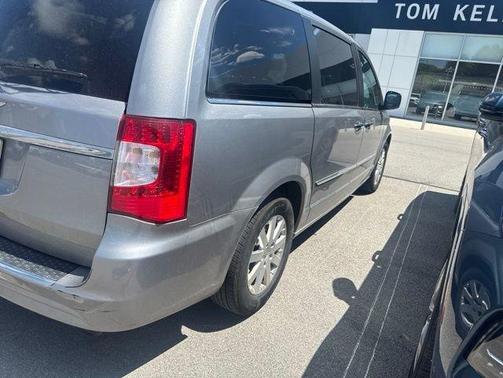Billet Silver Metallic Clearcoat 2016 Chrysler Town & Country Touring