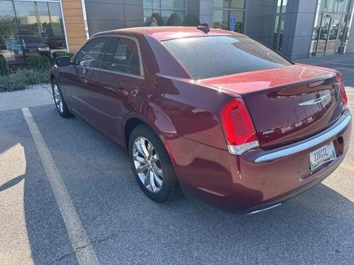 2016 Chrysler 300 Limited