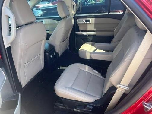 Rapid Red Metallic Tinted Clearcoat 2021 Ford Explorer Limited