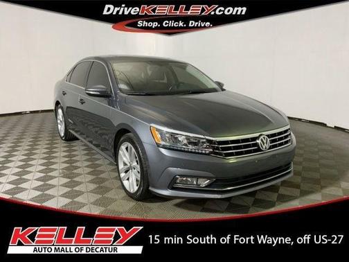 Platinum Gray Metallic 2018 Volkswagen Passat 2.0T SE w/ Technology