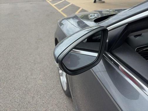 Platinum Gray Metallic 2018 Volkswagen Passat 2.0T SE w/ Technology