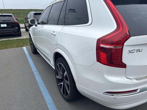 Crystal White 2024 Volvo XC90 B6 Plus Bright Theme 7-Seater