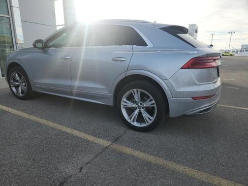 2022 Audi Q8 55 Premium