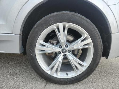 2022 Audi Q8 55 Premium