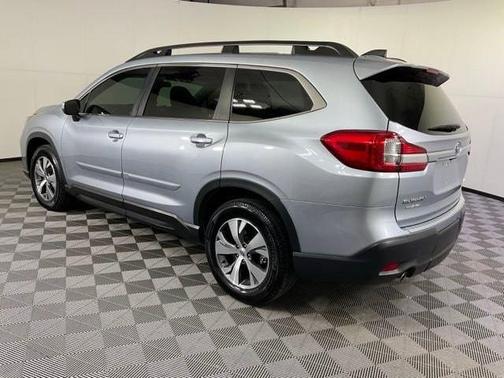 Ice Silver Metallic 2019 Subaru Ascent Premium 8-Passenger