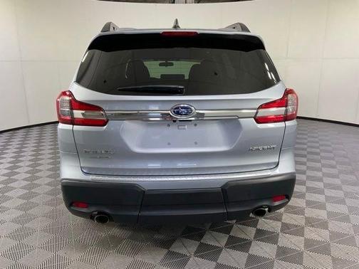 Ice Silver Metallic 2019 Subaru Ascent Premium 8-Passenger