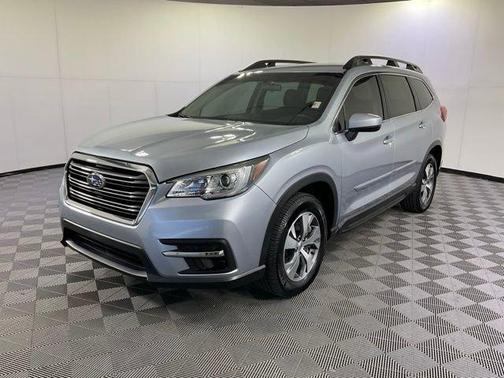 Ice Silver Metallic 2019 Subaru Ascent Premium 8-Passenger
