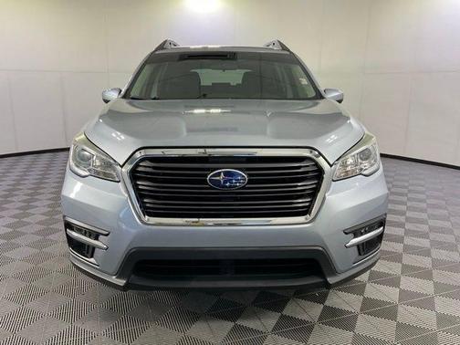 Ice Silver Metallic 2019 Subaru Ascent Premium 8-Passenger