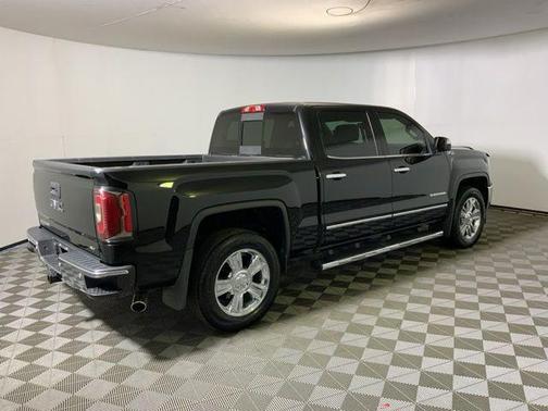 Onyx Black 2017 GMC Sierra 1500 SLT