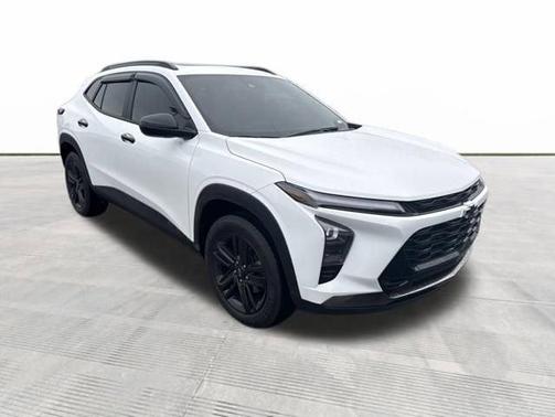 Summit White 2025 Chevrolet Trax ACTIV