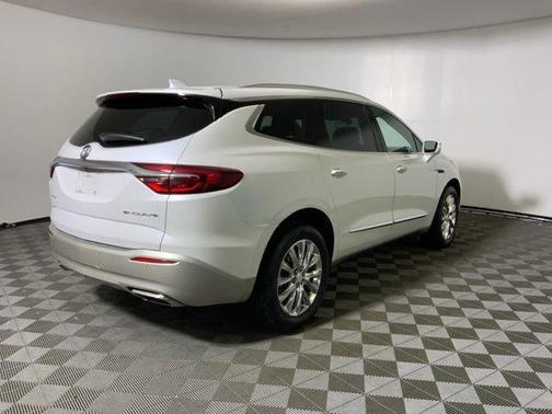 White Frost Tri-Coat 2018 Buick Enclave Essence