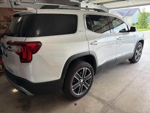White Frost Tri-Coat 2020 GMC Acadia SLT