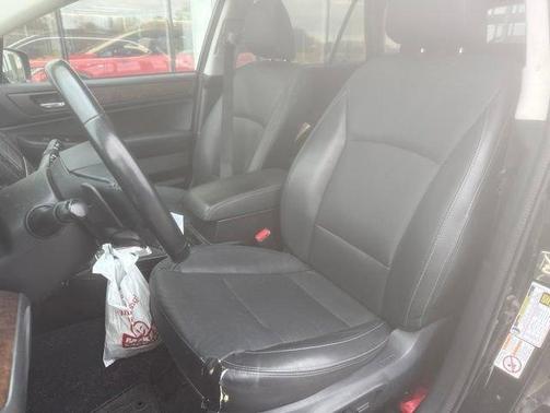 Crystal Black Silica 2016 Subaru Outback 3.6R Limited