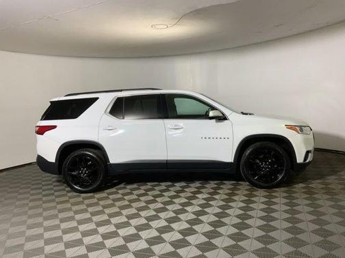 Summit White 2020 Chevrolet Traverse LT Cloth