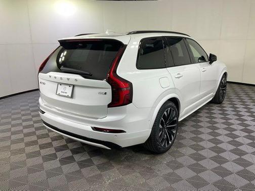 Crystal White 2026 Volvo XC90 B6 Ultra Dark Theme 7-Seater