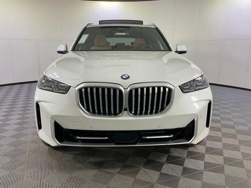 Mineral White Metallic 2026 BMW X5 xDrive40i