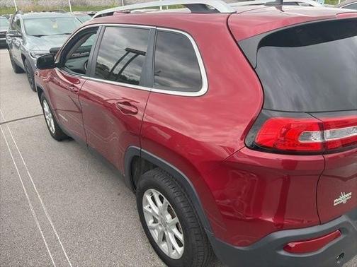 Deep Cherry Red Crystal Pearlcoat 2017 Jeep Cherokee Latitude