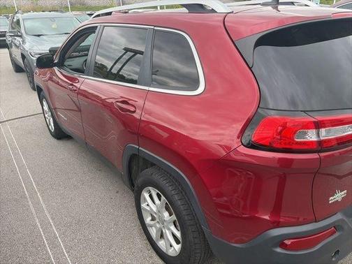 Deep Cherry Red Crystal Pearlcoat 2017 Jeep Cherokee Latitude