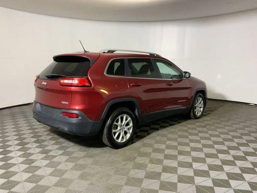 Deep Cherry Red Crystal Pearlcoat 2017 Jeep Cherokee Latitude