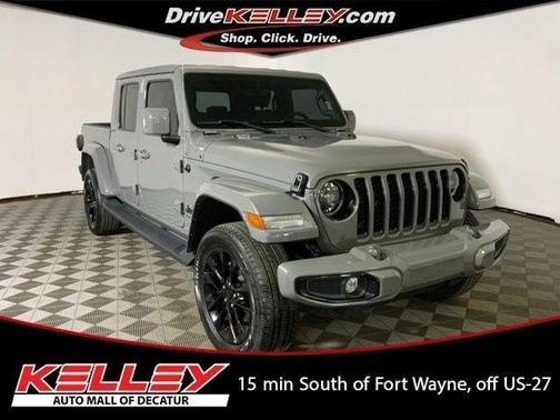 Sting Gray Clearcoat 2023 Jeep Gladiator Overland