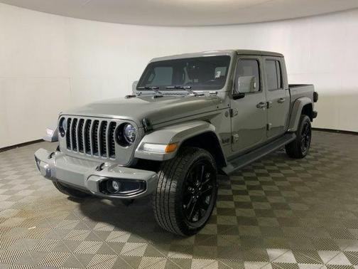 Sting Gray Clearcoat 2023 Jeep Gladiator Overland