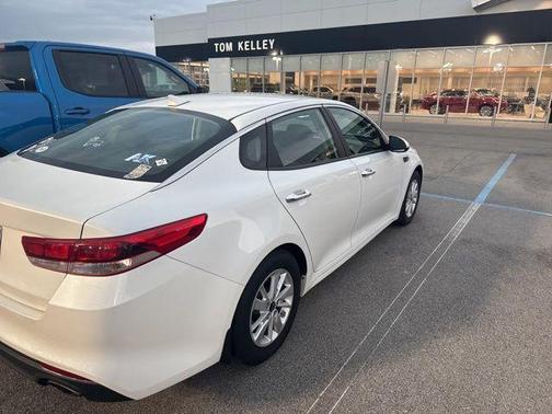 Snow White Pearl 2016 Kia Optima LX