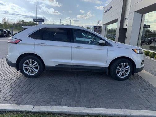 White 2019 Ford Edge SEL