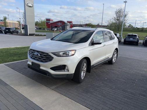 White 2019 Ford Edge SEL