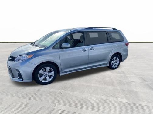 2019 Toyota Sienna LE