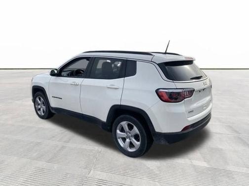 White 2018 Jeep Compass Latitude