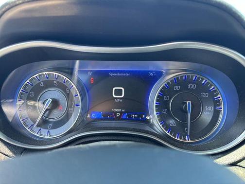 Ceramic Gray Clearcoat 2019 Chrysler 300 Limited