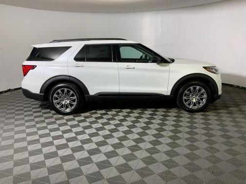 White Metallic 2026 Ford Explorer Active
