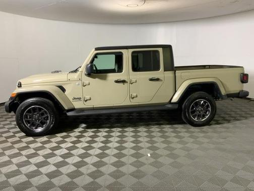 2022 Jeep Gladiator Overland