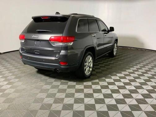 Granite Crystal Clearcoat Metallic 2017 Jeep Grand Cherokee Limited