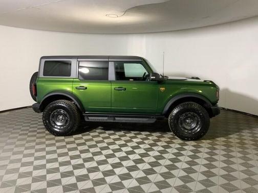 Eruption Green Metallic 2025 Ford Bronco Badlands