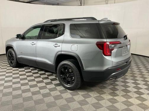 Sterling 2023 GMC Acadia AT4