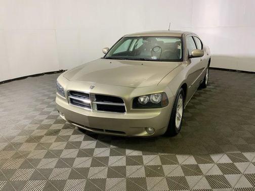 Beige 2008 Dodge Charger R/T