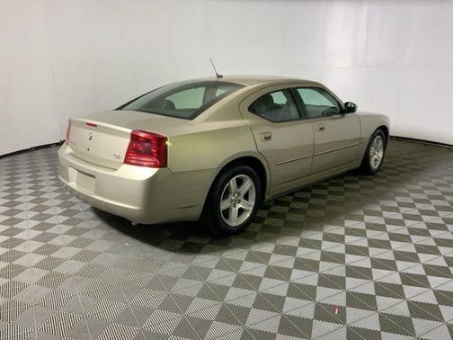 Beige 2008 Dodge Charger R/T