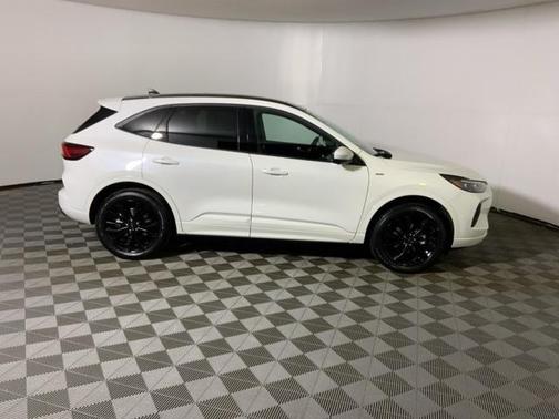 2026 Ford Escape ST-Line Elite