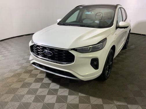 2026 Ford Escape ST-Line Elite