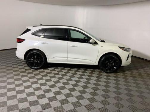 2026 Ford Escape ST-Line Elite