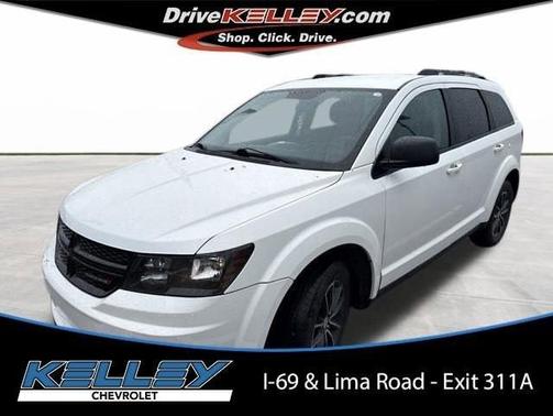 White 2017 Dodge Journey SE