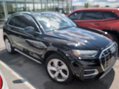 Mythos Black Metallic 2021 Audi Q5 45 Premium