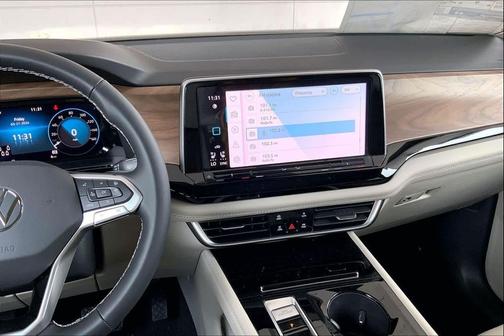 pure gray 2026 Volkswagen Atlas 2.0T SE w/Technology