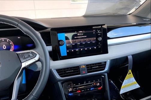 2026 Volkswagen Taos SE