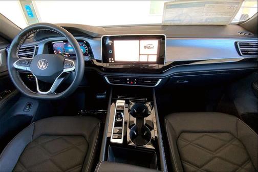 2026 Volkswagen Atlas Cross Sport 2.0T SE w/Technology