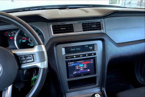 2013 Ford Mustang V6