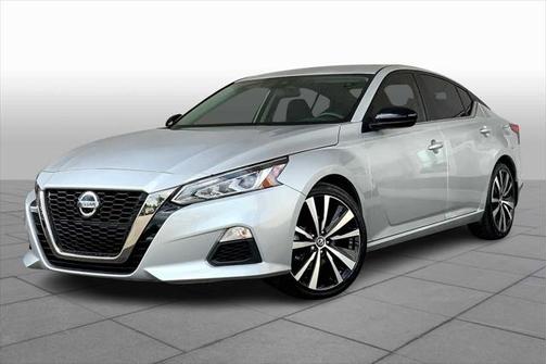 2022 Nissan Altima SR FWD