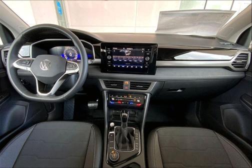 2026 Volkswagen Taos SE Black