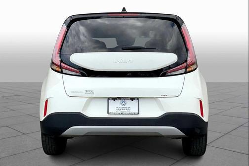 Snow White Pearl 2023 Kia Soul LX